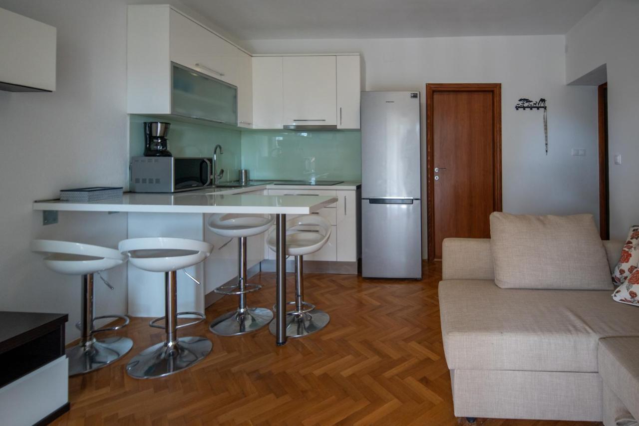 Apartmani Mara Pakostane Bagian luar foto