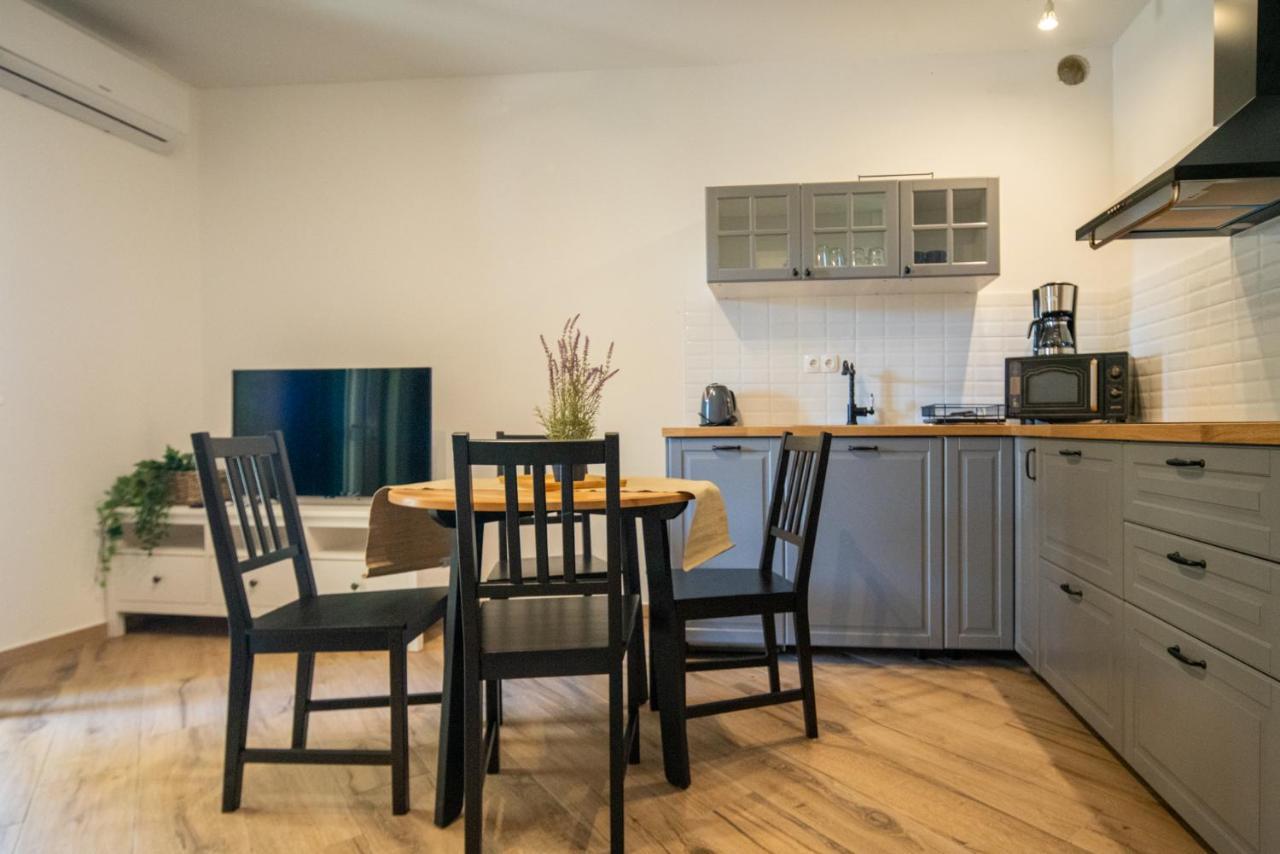 Apartmani Mara Pakostane Bagian luar foto