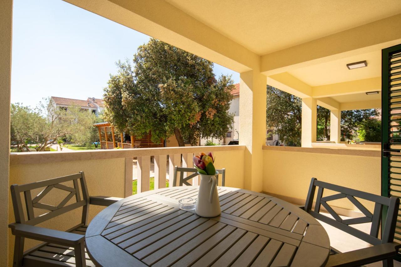 Apartmani Mara Pakostane Bagian luar foto