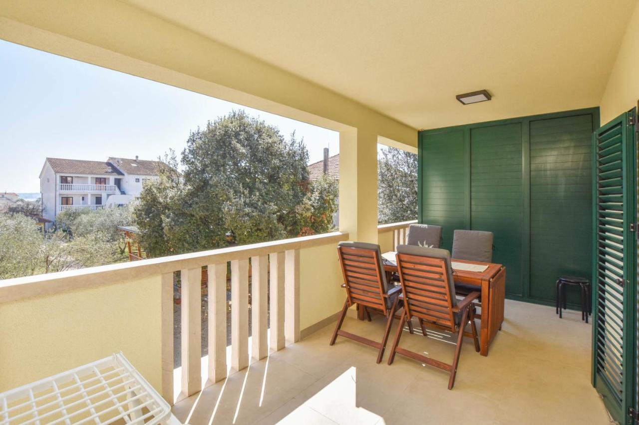 Apartmani Mara Pakostane Bagian luar foto