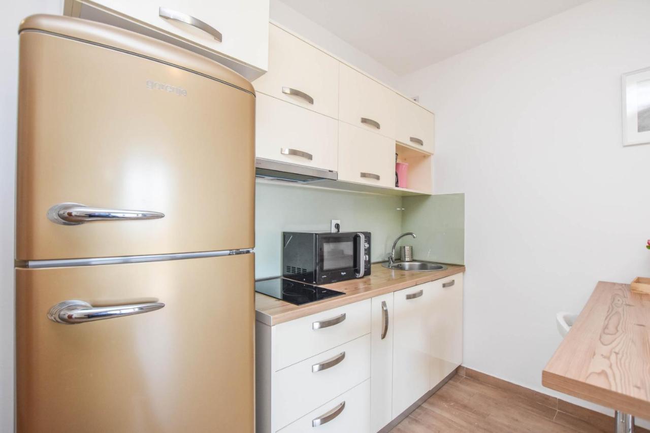 Apartmani Mara Pakostane Bagian luar foto